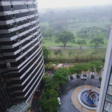 2 Bedrooms Units Forbes Area 5Th Avenue Bgc Center 마닐라 외부 사진