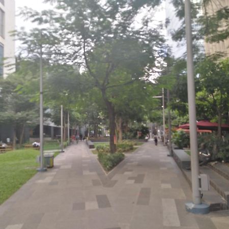 2 Bedrooms Units Forbes Area 5Th Avenue Bgc Center 마닐라 외부 사진