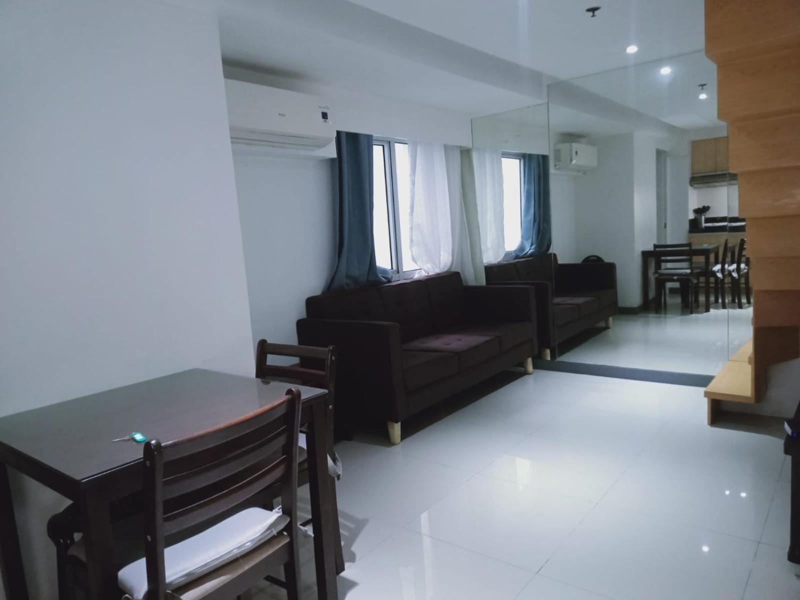 2 Bedrooms Units Forbes Area 5Th Avenue Bgc Center 마닐라 외부 사진