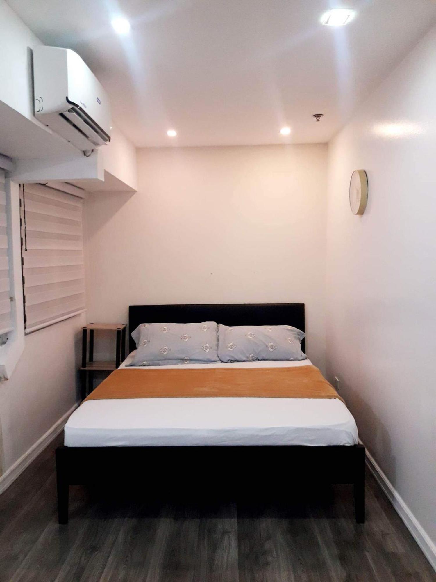 2 Bedrooms Units Forbes Area 5Th Avenue Bgc Center 마닐라 외부 사진