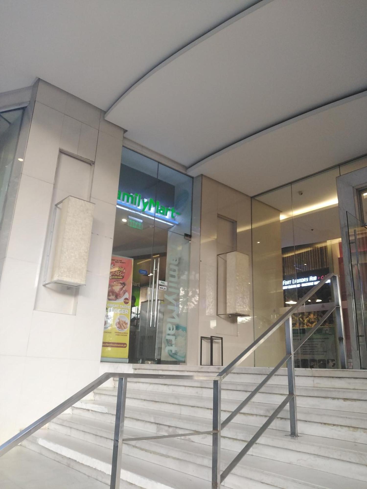 2 Bedrooms Units Forbes Area 5Th Avenue Bgc Center 마닐라 외부 사진