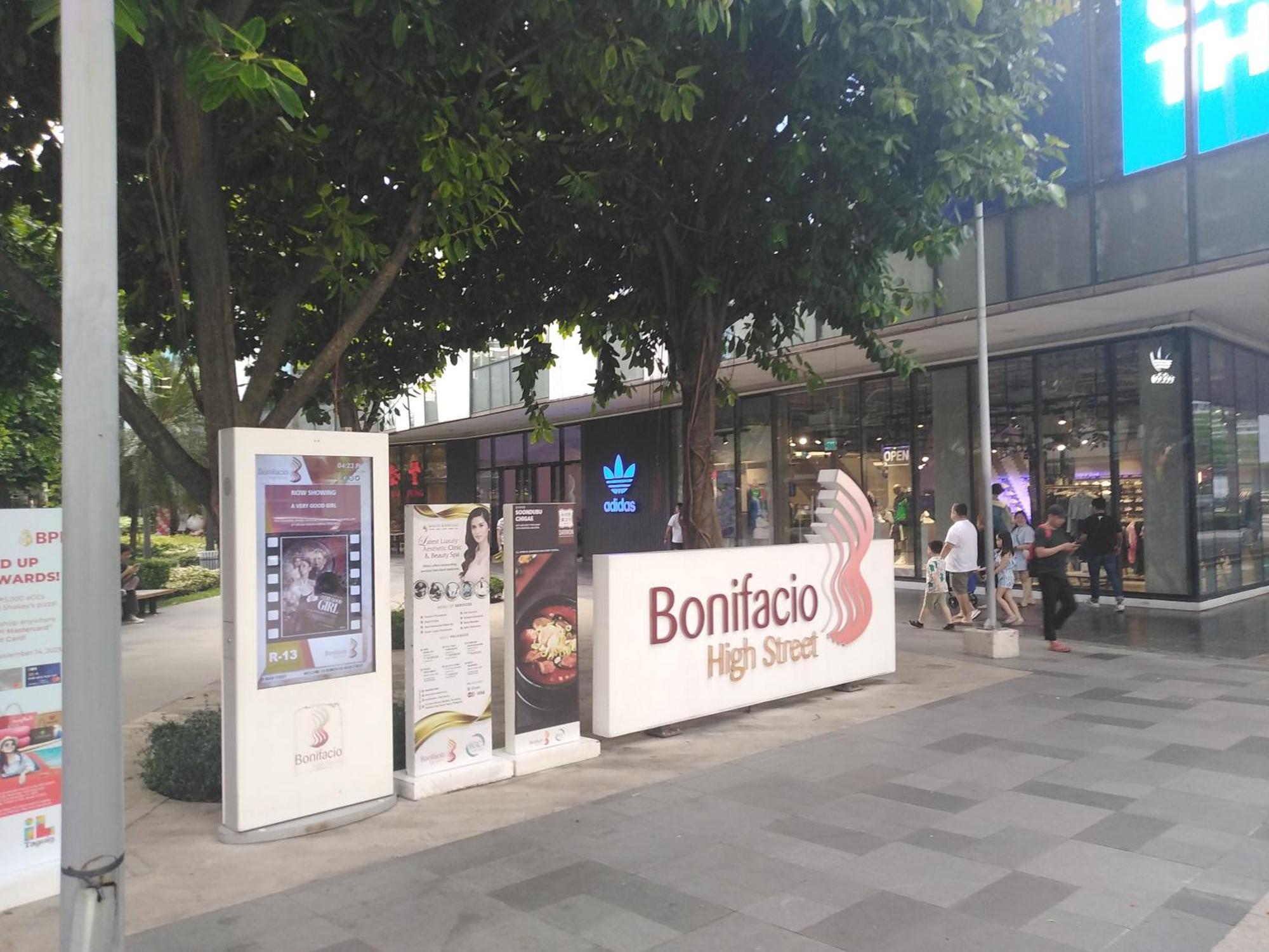 2 Bedrooms Units Forbes Area 5Th Avenue Bgc Center 마닐라 외부 사진