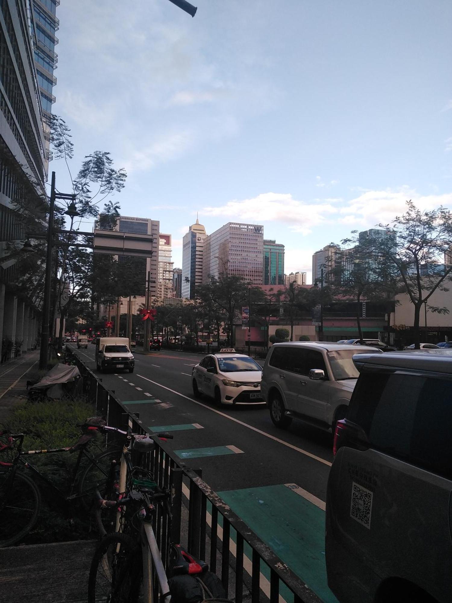 2 Bedrooms Units Forbes Area 5Th Avenue Bgc Center 마닐라 외부 사진