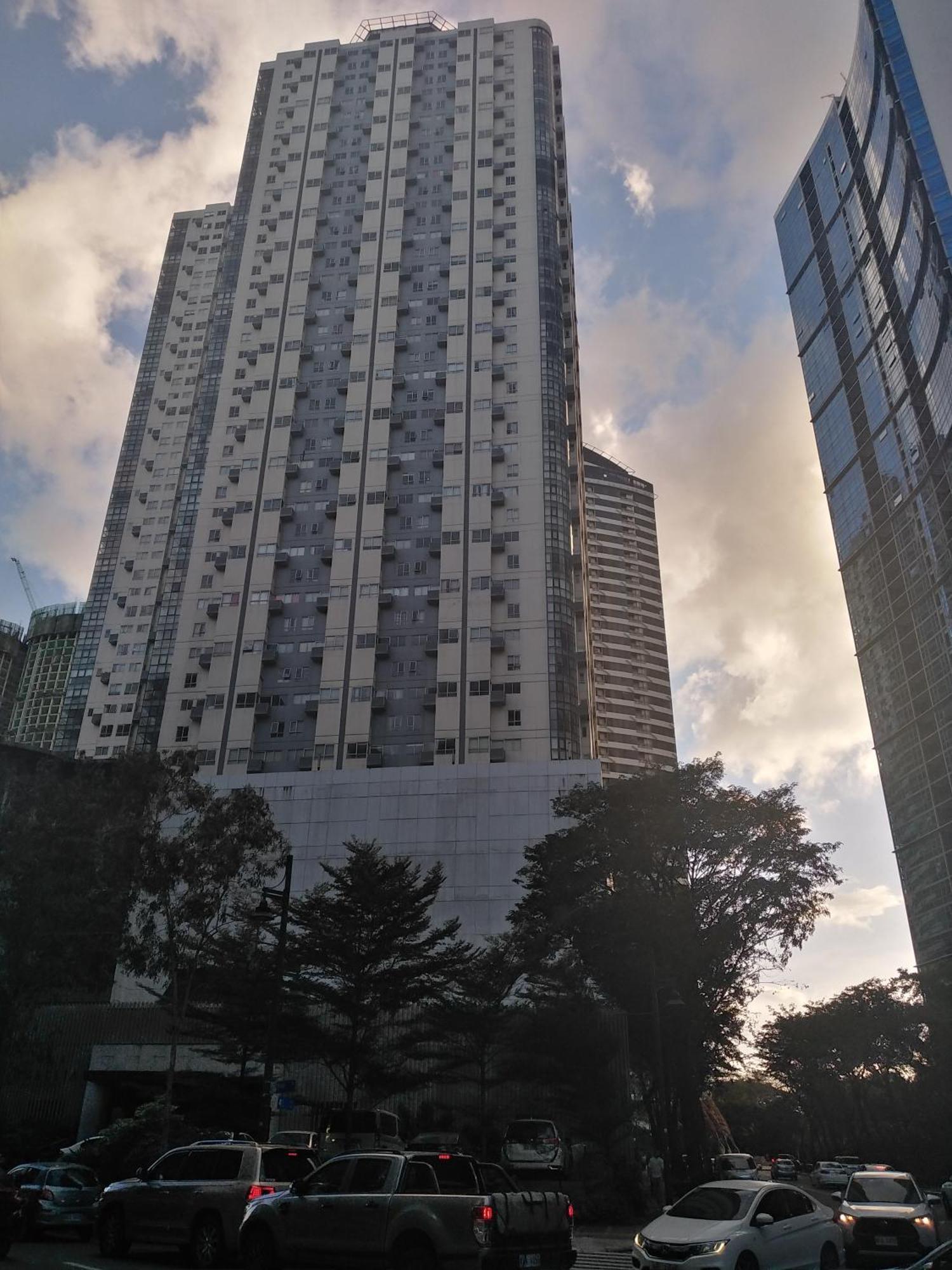2 Bedrooms Units Forbes Area 5Th Avenue Bgc Center 마닐라 외부 사진